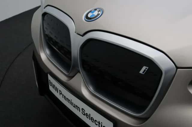 BMW iX3 (2024) thumbnail 6