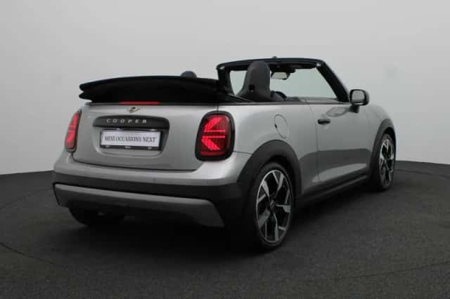 MINI Cabrio (2025) thumbnail 2