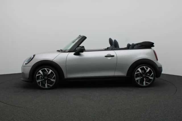 MINI Cabrio (2025) thumbnail 4