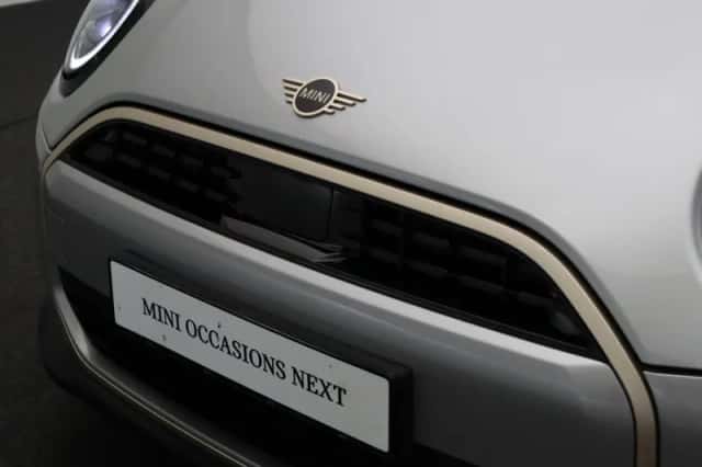MINI Cabrio (2025) thumbnail 6