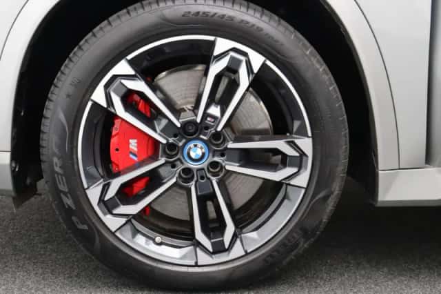 BMW iX1 (2025) thumbnail 6