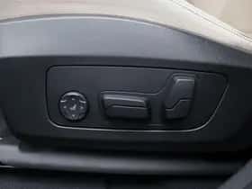 BMW iX1 (2023) thumbnail 13