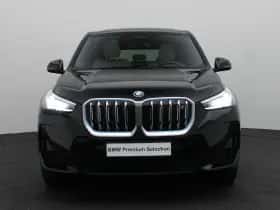 BMW iX1 (2023) thumbnail 3