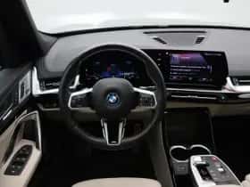 BMW iX1 (2023) thumbnail 24