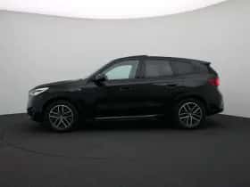 BMW iX1 (2023) thumbnail 4