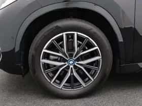 BMW iX1 (2023) thumbnail 8