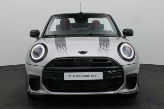 MINI Cabrio (2026) thumbnail 3