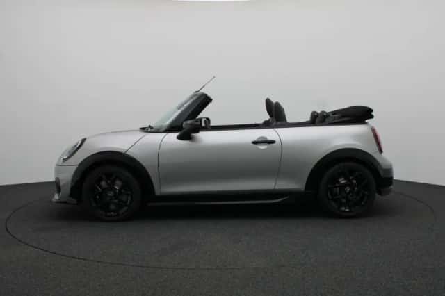 MINI Cabrio (2026) thumbnail 4