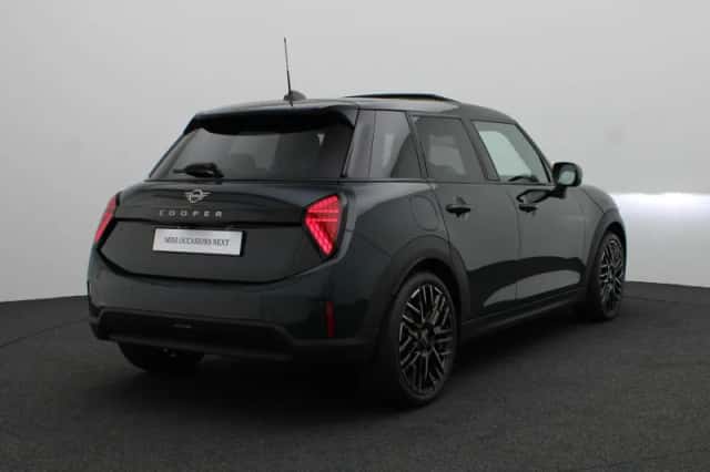MINI Cooper (2026) thumbnail 2