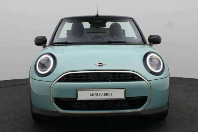 MINI Cabrio (2026) thumbnail 3
