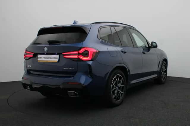 BMW X3 (2022) thumbnail 2