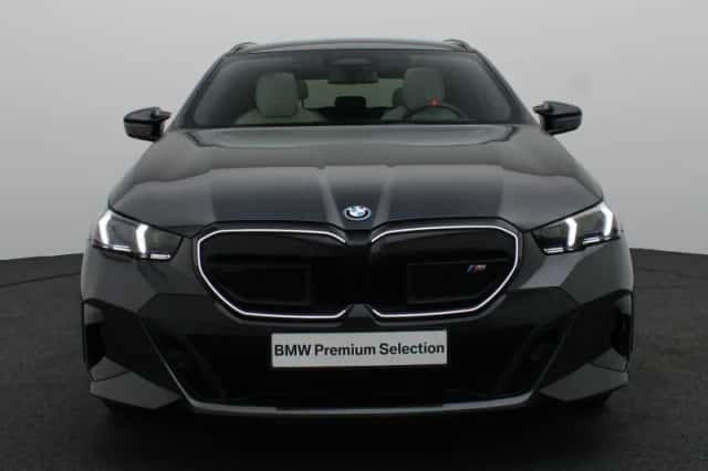 BMW i5 (2025) thumbnail 3