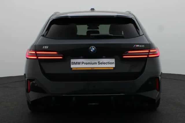 BMW i5 (2025) thumbnail 5