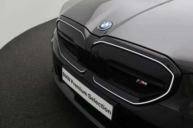 BMW i5 (2025) thumbnail 6