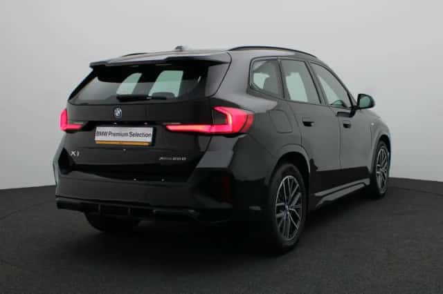 BMW X1 (2023) thumbnail 2