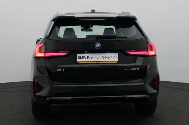 BMW X1 (2023) thumbnail 5