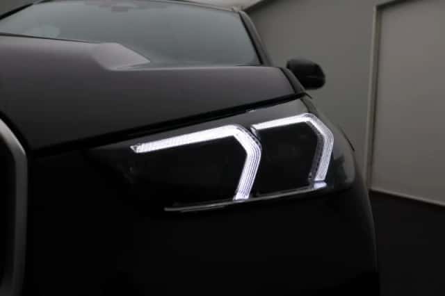 BMW X1 (2023) thumbnail 6