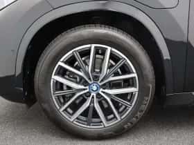 BMW X1 (2023) thumbnail 8