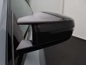 BMW i4 (2022) thumbnail 11