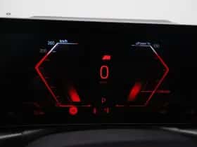BMW i4 (2022) thumbnail 17