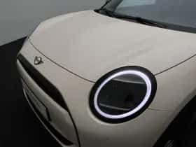 MINI Cooper (2026) thumbnail 6
