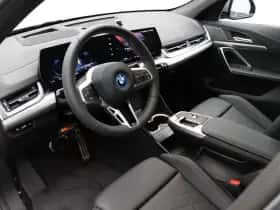 BMW iX2 (2025) thumbnail 6