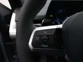 BMW iX2 (2025) thumbnail 9