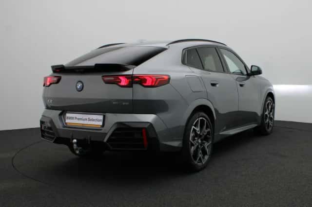 BMW iX2 (2025) thumbnail 2