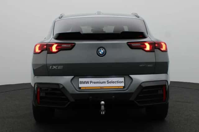 BMW iX2 (2025) thumbnail 5