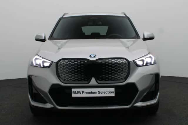 BMW iX1 (2026) thumbnail 3
