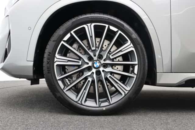 BMW iX1 (2026) thumbnail 6