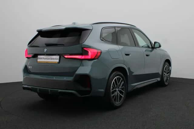 BMW iX1 (2026) thumbnail 2