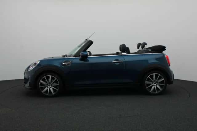 MINI Cabrio (2021) thumbnail 4
