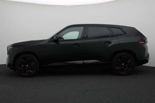 BMW XM (2025) thumbnail 4