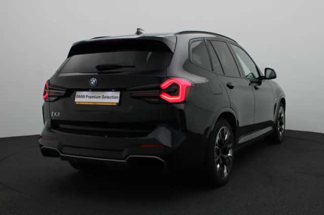 BMW iX3 (2022) thumbnail 2