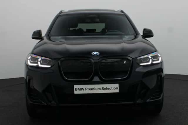BMW iX3 (2022) thumbnail 3