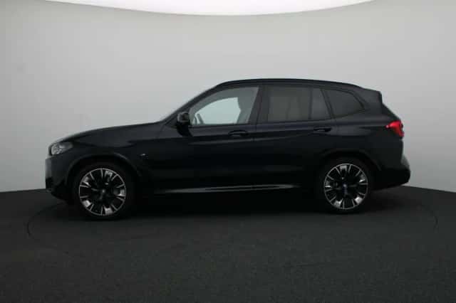 BMW iX3 (2022) thumbnail 4