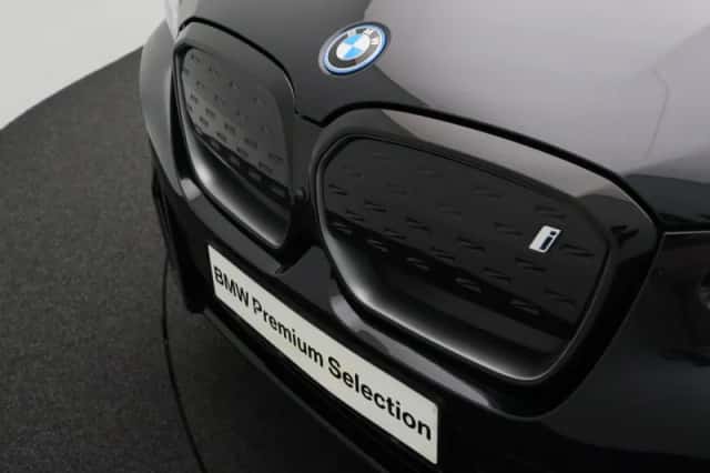 BMW iX3 (2022) thumbnail 6