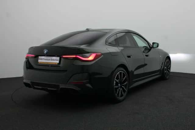 BMW i4 (2022) thumbnail 2