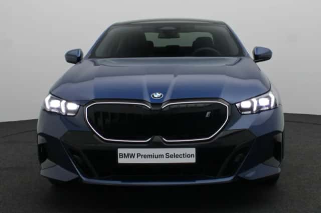 BMW i5 (2026) thumbnail 3