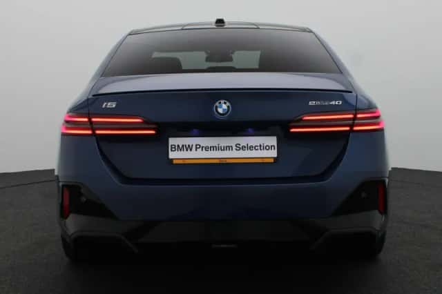 BMW i5 (2026) thumbnail 5