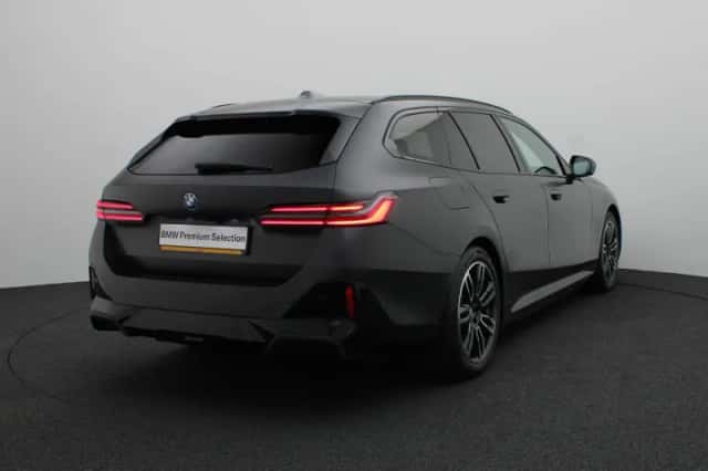 BMW i5 (2025) thumbnail 2