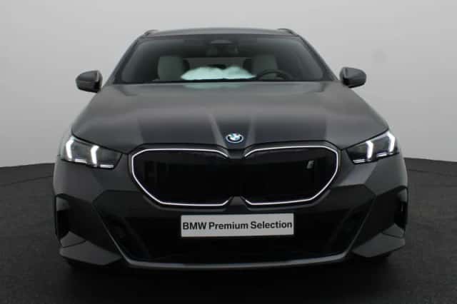 BMW i5 (2025) thumbnail 3