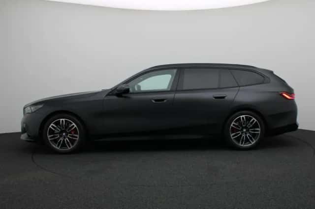 BMW i5 (2025) thumbnail 4