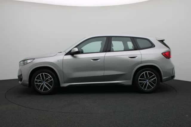 BMW iX1 (2025) thumbnail 4