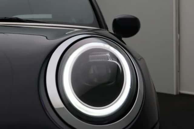 MINI Cabrio (2021) thumbnail 6