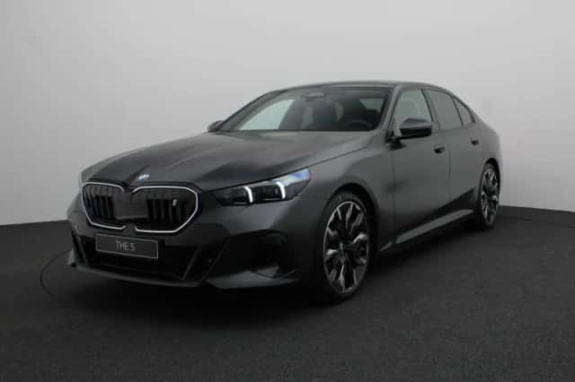 BMW i5 (2026) thumbnail 1