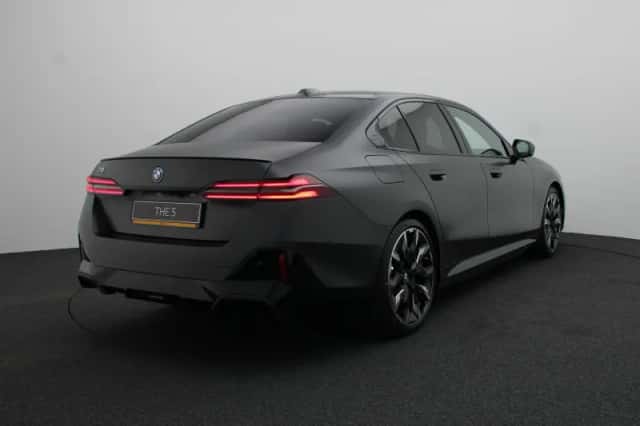 BMW i5 (2026) thumbnail 2