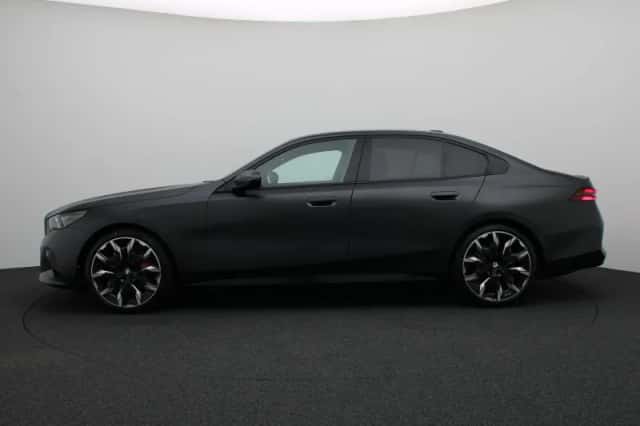 BMW i5 (2026) thumbnail 4