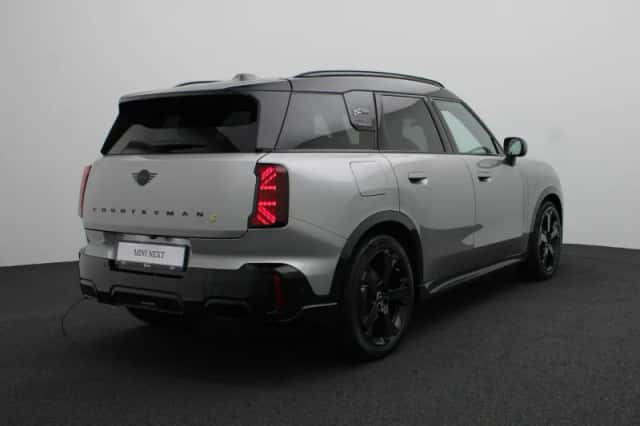 MINI Countryman (2025) thumbnail 2